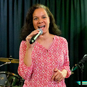 Stella - Vocals